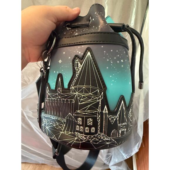 BoxLunch Harry Potter Wizarding World Hogwarts Drawstring purse - NWT - Picture 1 of 4